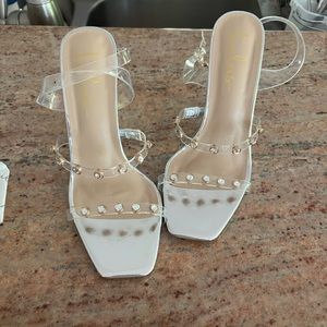 Lulu’s Jeweled Sandal Heel - Silver, size 8